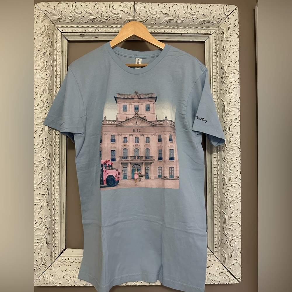 Melanie Martinez T-Shirt . Size L. ❣️